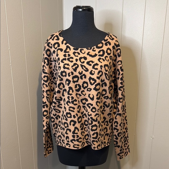 Rachel Zoe Women’s XL Boxy Crew Neck Sweater and Wrislet Set - Picture 2 of 6